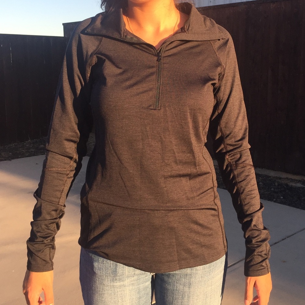 Black Under Armour workout halfzip jacket